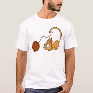 Camiseta Gato Naranja Juguetón Persiguiendo Hilo