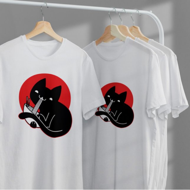Camiseta Gato negro comiendo Ramen (Subido por el creador)