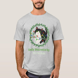 Camiseta Gato negro con distracción de Navidades de percha