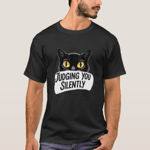 Camiseta Gato negro divertido que te juzga con humor sarcás