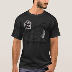 Camiseta Gato Ocupado Leyendo Y Salvando El Universo
