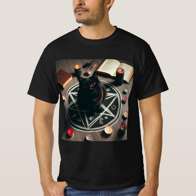 Camiseta Gato Satánico: El Guardián de la Noche (Anverso)