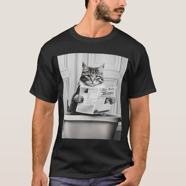 Camiseta Gato sentado en el inodoro, gato leyendo una notic (Anverso)