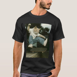 Camiseta Gato Skater en medio de truco en escena de calle