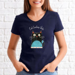 Camiseta Gatos Damas Votan Guión Rústico Feminista Audaz<br><div class="desc">"Mujeres gatas votan". Estate orgulloso y comparte tu apoyo a Kamala Harris con esta linda, divertida, gráfica y patriótica camiseta. Un lindo ilustracion rústico de gatos de campo con tipografía manuscrita en blanco, negro, rojo y azul turquesa sobre una camisa azul marino u otro color de fondo. Demostrar que Vance...</div>