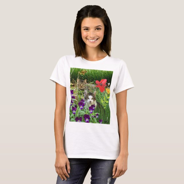 Camiseta Gatos en los amantes del gato en el jardín (Anverso completo)