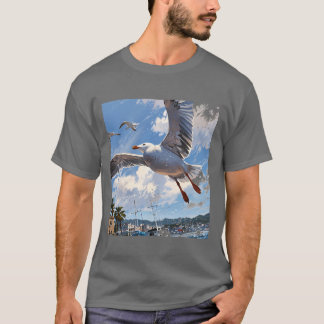 Camiseta Gaviota caprichosa con sardina: Illustrati jugueto