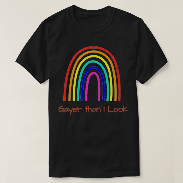 Camiseta Gayer De Lo Que Parezco Orgullo LGBT+ (Diseño del anverso)