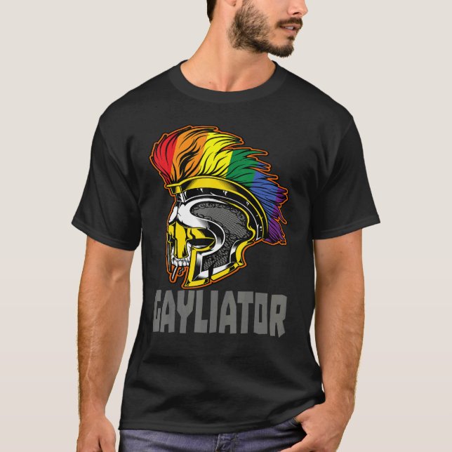 Camiseta Gayliator Sword Fighter Helmet with Rainbow Feathe (Anverso)