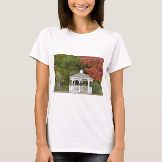 Camiseta Gazebo - Fall View - Nueva Inglaterra