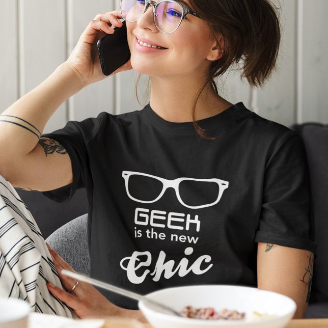 Camiseta Geek Es Lo Nuevo Chic (Subido por el creador)