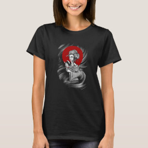 Camiseta geisha clásica japonesa sosteniendo una máscara on
