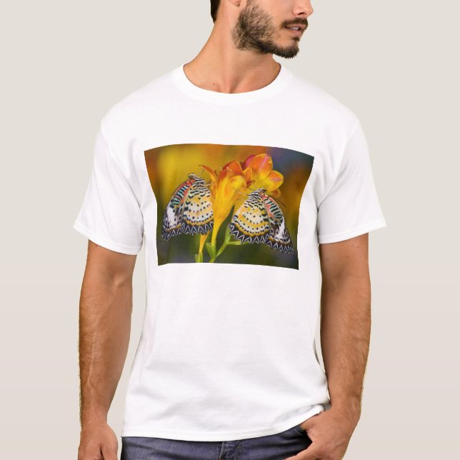 Camiseta Gemelas Mariposas Tropicales (Anverso)