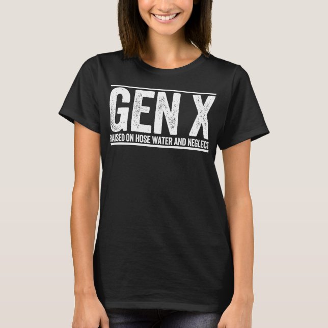 Camiseta GEN X levantado sobre el agua de la manguera y des (Anverso)