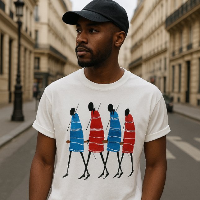 Camiseta Gente feliz guerreros masái paseando arte impreso (Bold Maasai artistry meets Parisian street style in this striking cultural fashion moment)