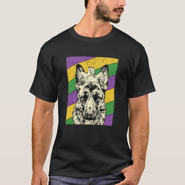 Camiseta German Shepherd Jester Mardi Gras Dog Mom or Dad (Anverso)
