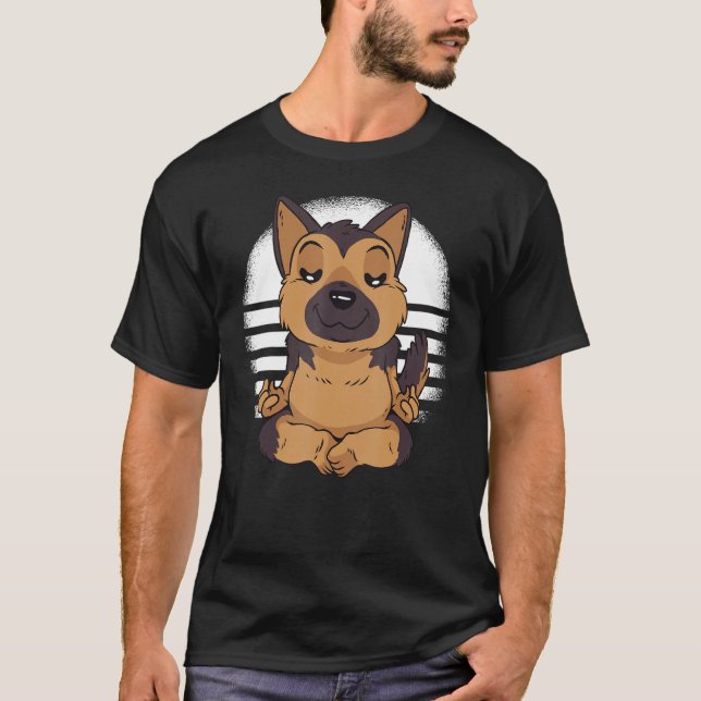 Camiseta German Shepherd yoga meditation meditate Funny dog (Anverso)