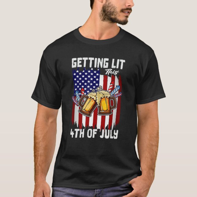 Camiseta Getting Lit This 4th Of July Day Drinking US Flag  (Anverso)