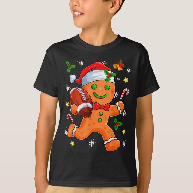 Camiseta Gingerbread Cookie Playing Football Merry Christma (Anverso)