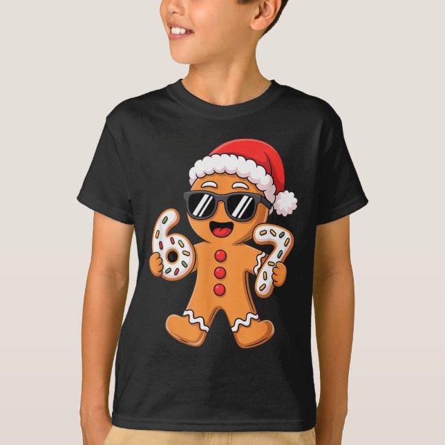 Camiseta Gingerbread Santa With Sungles Holding 67 Cookies  (Anverso)