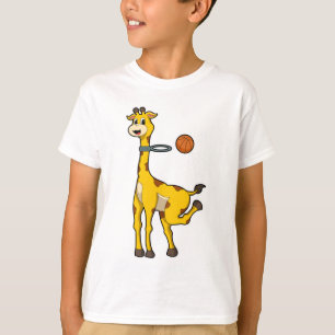 Camiseta Giraffe en baloncesto con aro de baloncesto