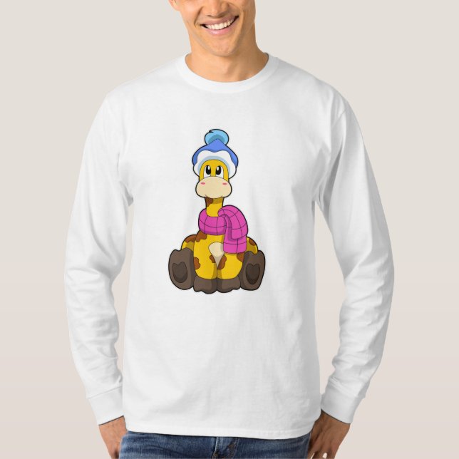 Camiseta Giraffe en invierno con bufanda y Gorra (Anverso)