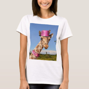 Camiseta Giraffe en un gorra rosa brillante