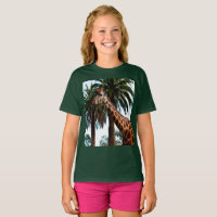 Giraffe Graciosa Dando Una Frambuesa,