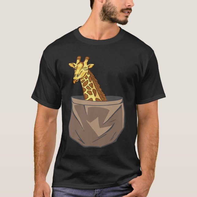 Camiseta Giraffe In A Pocket Tall Animal Safari (Anverso)