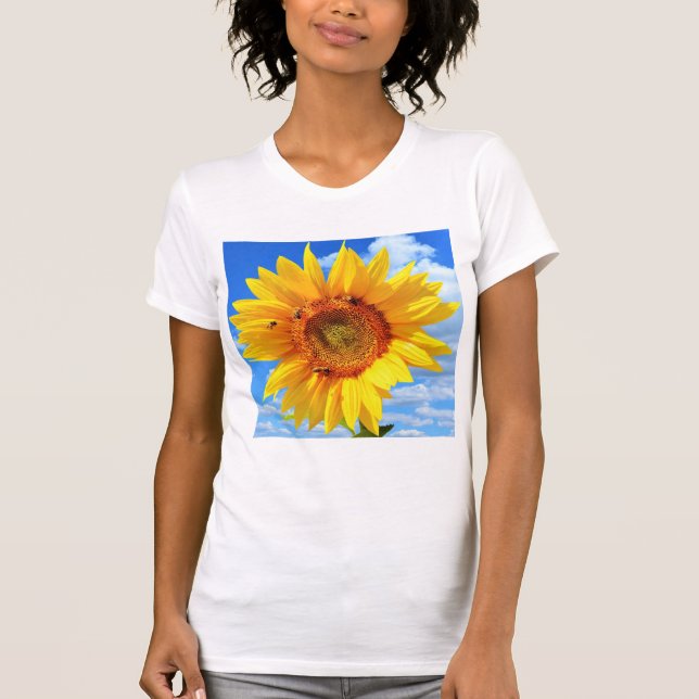 Camiseta Girasol amarillo y abejas en el cielo azul - Día d (Anverso)