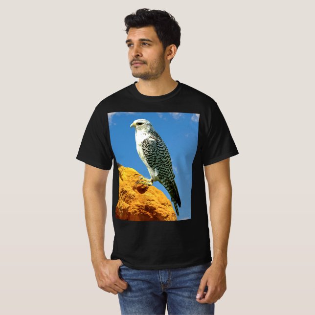 Camiseta Girfalcón encaramado sobre una roca (Anverso completo)