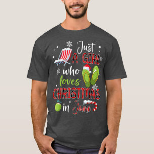 Camiseta Girl Who Loves Christmas in June Santa Hat Funny S