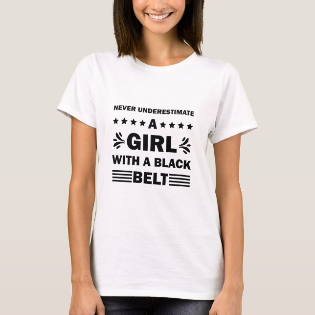 Camiseta Girl With A Black Belt Funny Karate (Anverso)