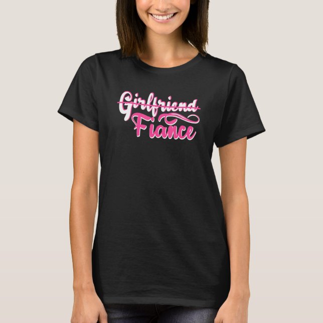 Camiseta Girlfriend Fiance Engagement (Anverso)