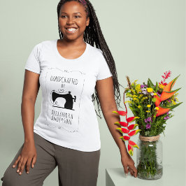 Camiseta Girly Vintage Sewing Machine Hand Craft Minimal