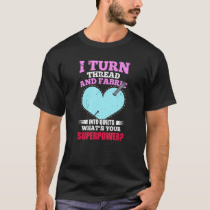 Camiseta Giro El Hilo Y El Tejido Apretando Mamáes De Coser