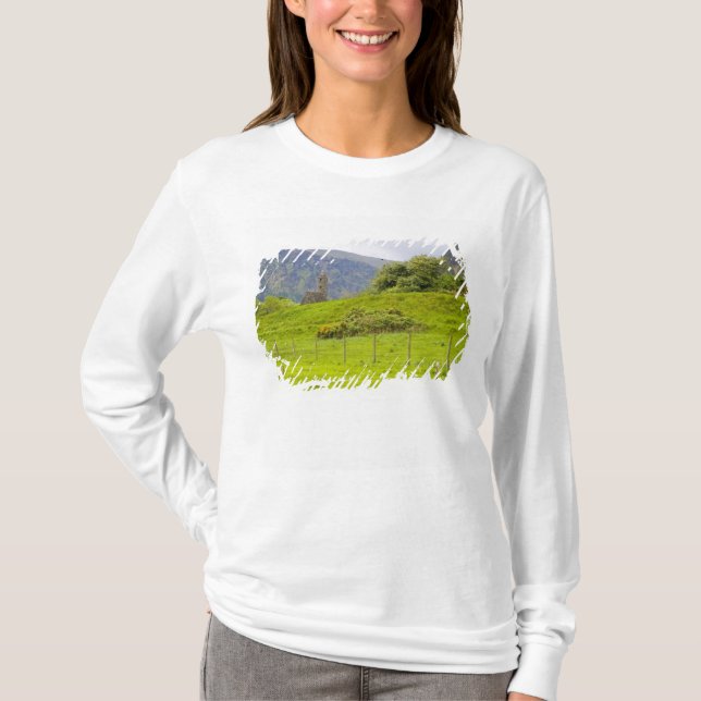Camiseta Glendalough, Irlanda. Glendalough es uno de los (Anverso)