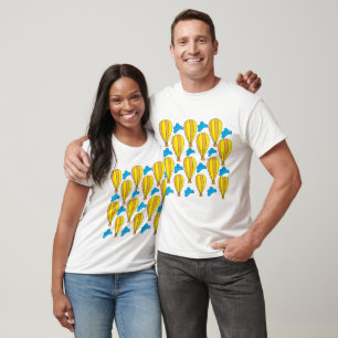 Camiseta Globo de aire caliente Nubes azules globo de aire 