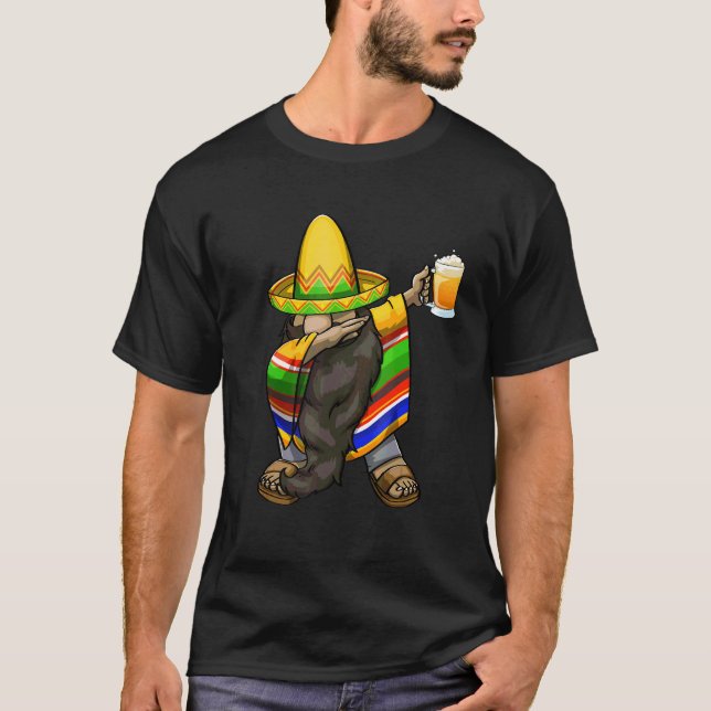 Camiseta Gnome mexicano de dabeo Cinco de Mayo Poncho Sombr (Anverso)