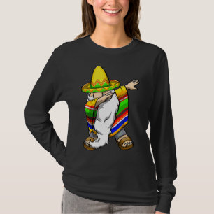Camiseta Gnome mexicano de dabeo Cinco de Mayo Poncho Sombr