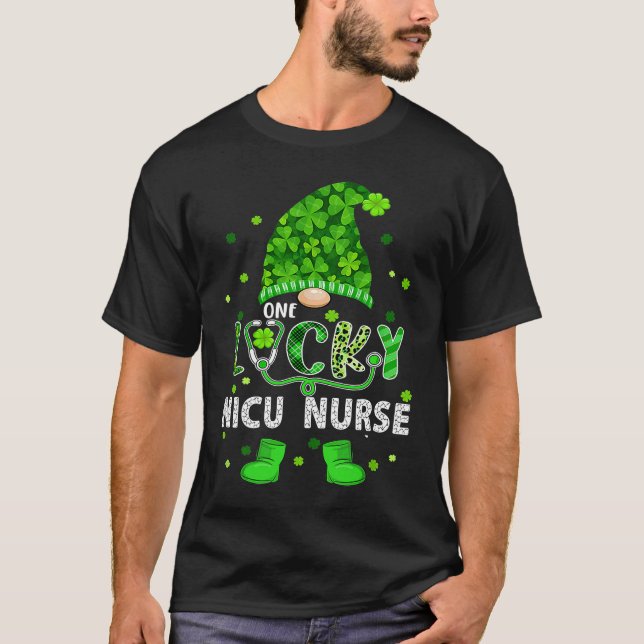 Camiseta Gnome One Lucky NICU Nurse St Patricks Day Shamroc (Anverso)