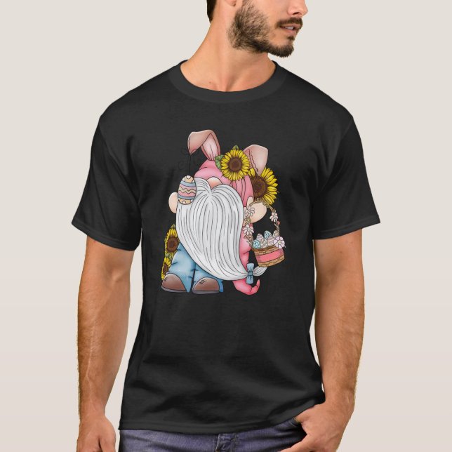 Camiseta Gnome Pastel Spring Con Sunflower Easter Eggs Bas (Anverso)
