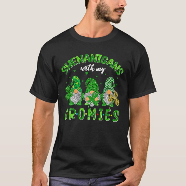 Camiseta Gnome St Patrick's Day Shenanigans with My Gnomies (Anverso)