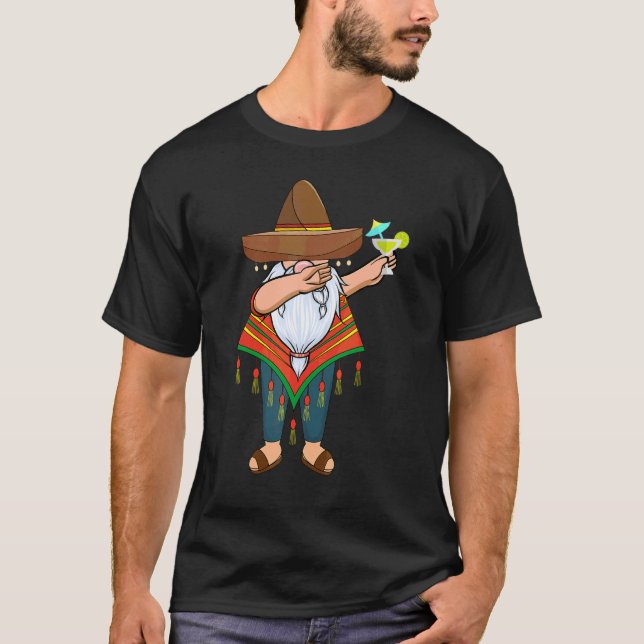 Camiseta Gnome Tequila Cinco De Mayo Poncho (Anverso)