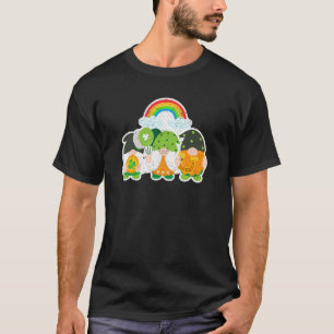 Camiseta Gnomes afortunados sostienen Shamrock Clover Horse