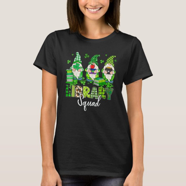 Camiseta Gnomes Leopard Shamrock Library Squad St Patricks  (Anverso)