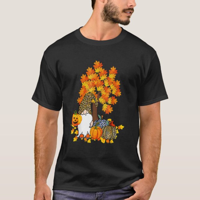 Camiseta Gnomes Pumpkin Autumn Tree Fall Leaves Thanksgivin (Anverso)