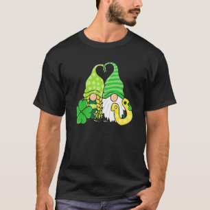 Camiseta Gnomo Afortunado Sosteniendo Caballo de Trébol de