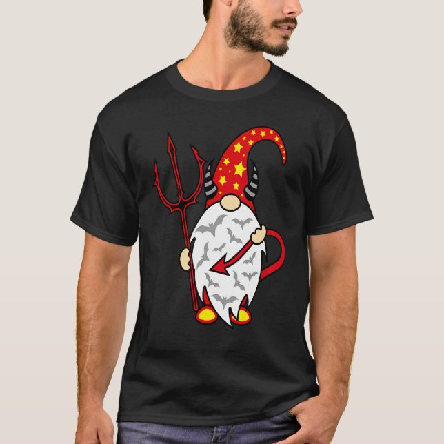Camiseta Gnomo de Halloween Diablo con Tridente y Diablo La (Anverso)