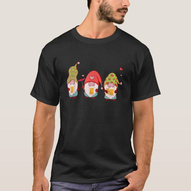 Camiseta Gnomos comiendo Bratwurst de salchicha de pretzel  (Anverso)